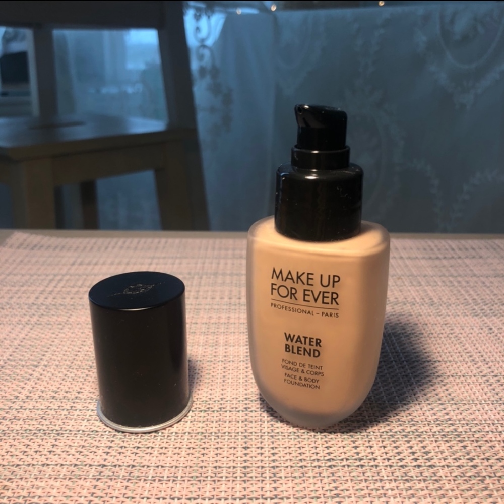 WATER BLEND  FACE & BODY FOUNDATION - Warm Ivory